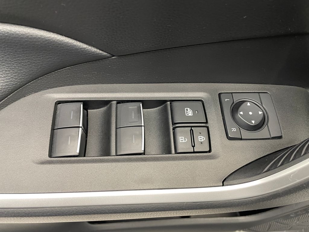 2023 Toyota RAV4 XLE 10