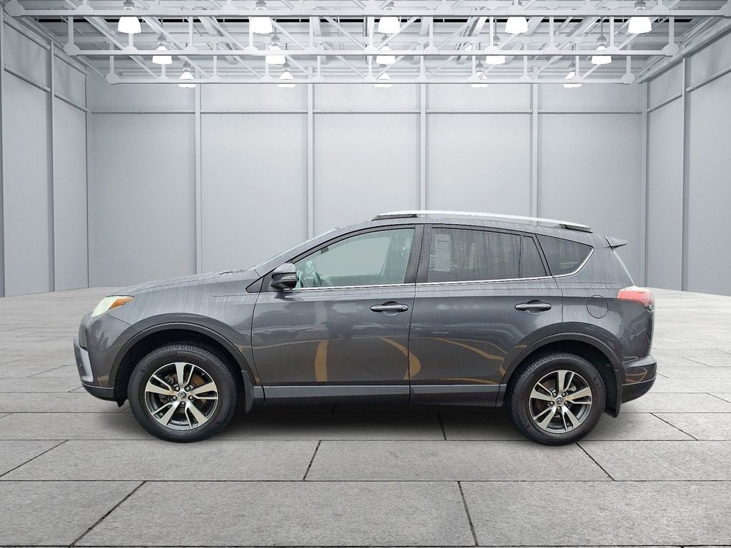 Thumbnail: 2018 Toyota RAV4 - 7