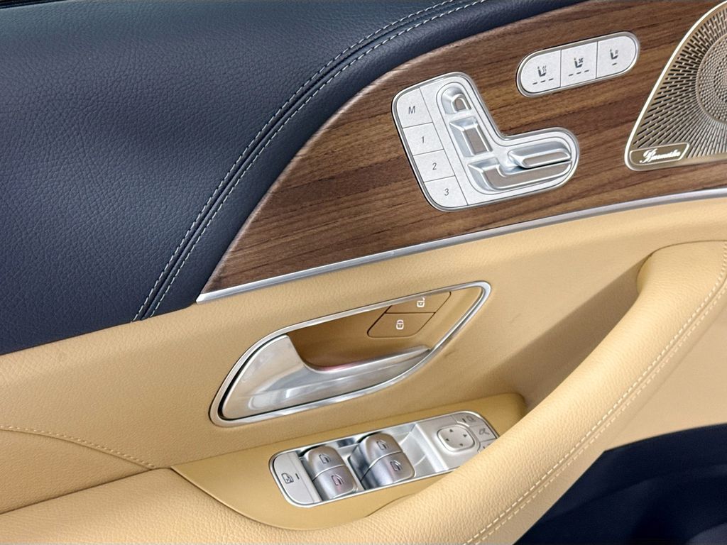 Thumbnail: 2026 Mercedes-Benz GLE - 25