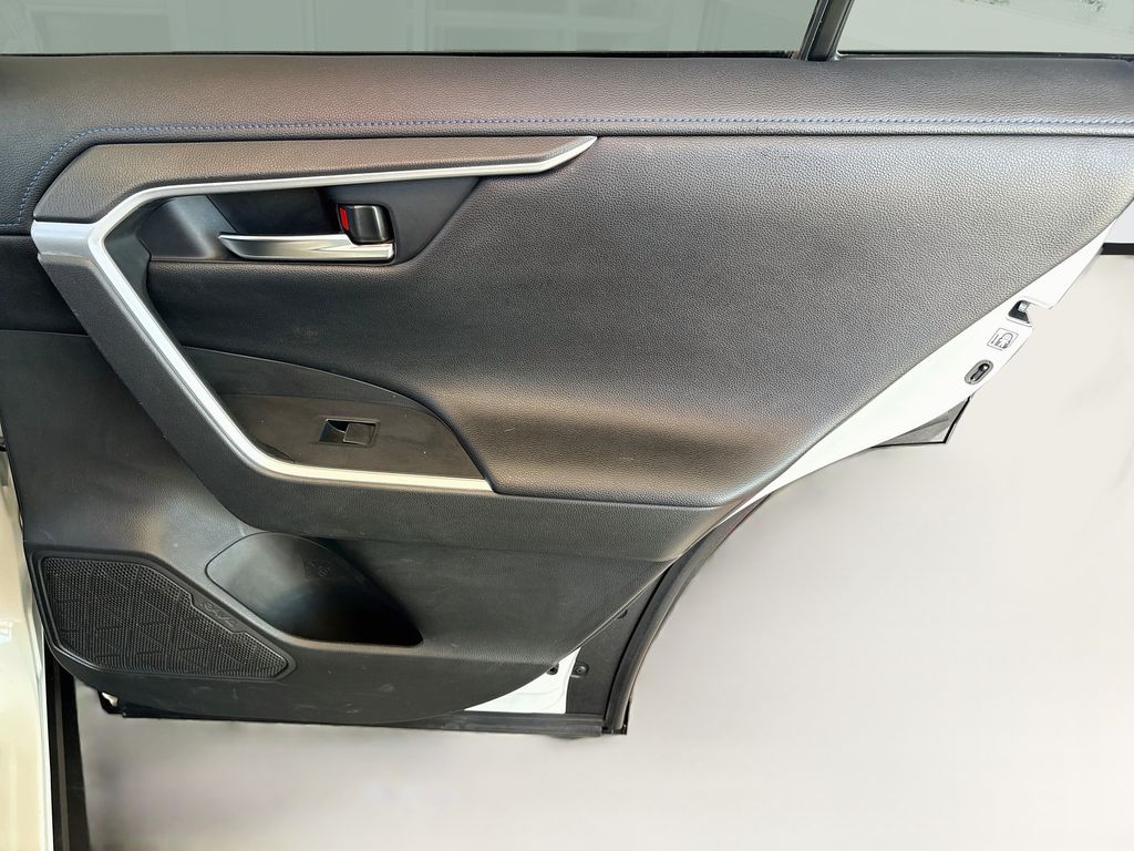 Thumbnail: 2020 Toyota RAV4 - 27