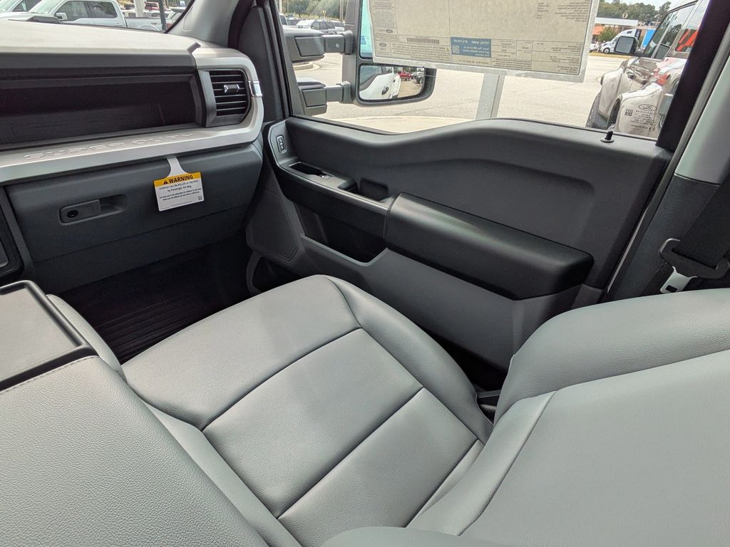 2026 Ford Super Duty F-350 DRW XL