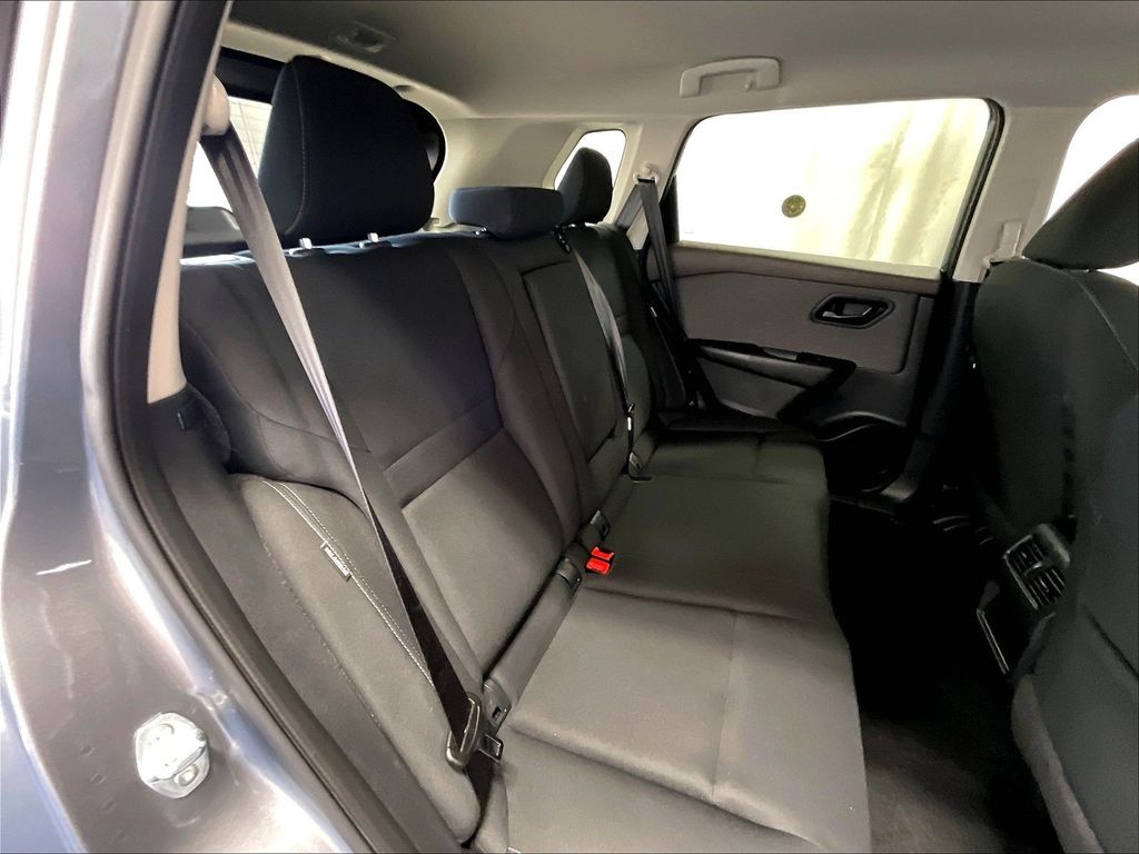 2023 Nissan Rogue — photo 16