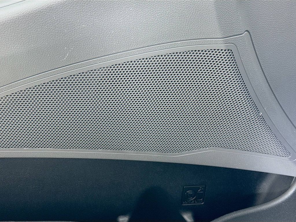 Thumbnail: 2011 Hyundai Sonata - 17