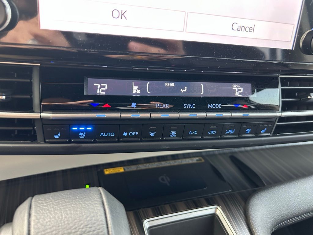 Thumbnail: 2024 Toyota Sienna - 28