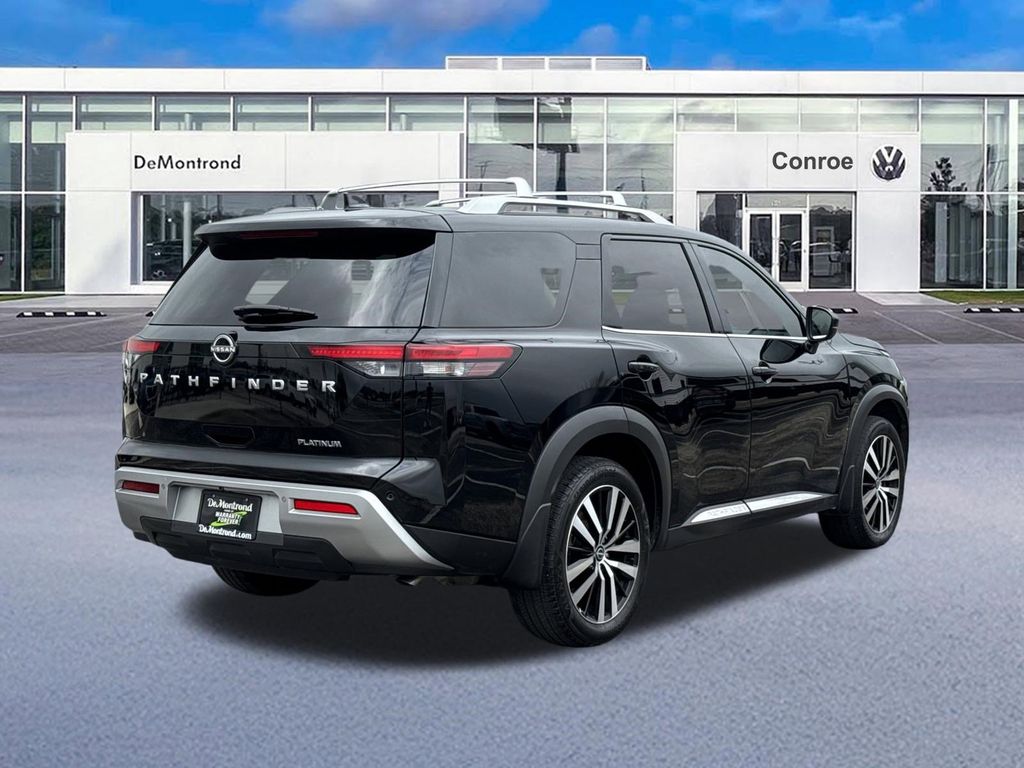 2024 Nissan Pathfinder Platinum - 4
