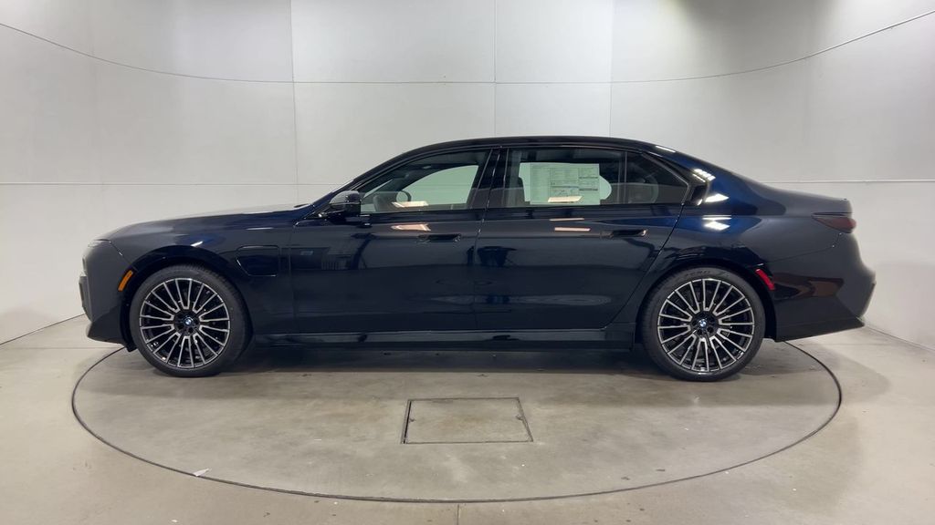 Thumbnail: 2026 BMW 7 Series - 5