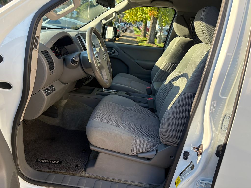 2016 Nissan Frontier SV