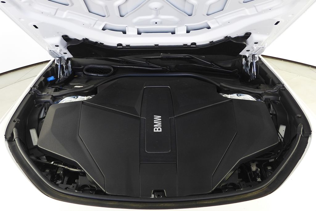 Thumbnail: 2025 BMW i7 - 6