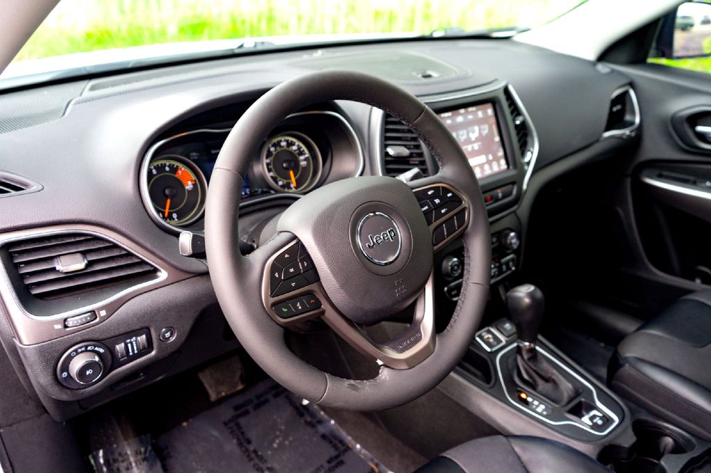 Used Car 2022 Jeep Cherokee  Latitude Lux For Sale Under $25,000 In Taylor, Texas