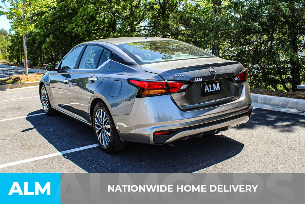 Used 2025 Gray Nissan 2.5 SV image 5