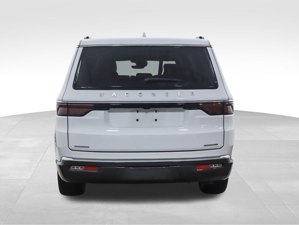 Thumbnail: 2022 Jeep Wagoneer - 4