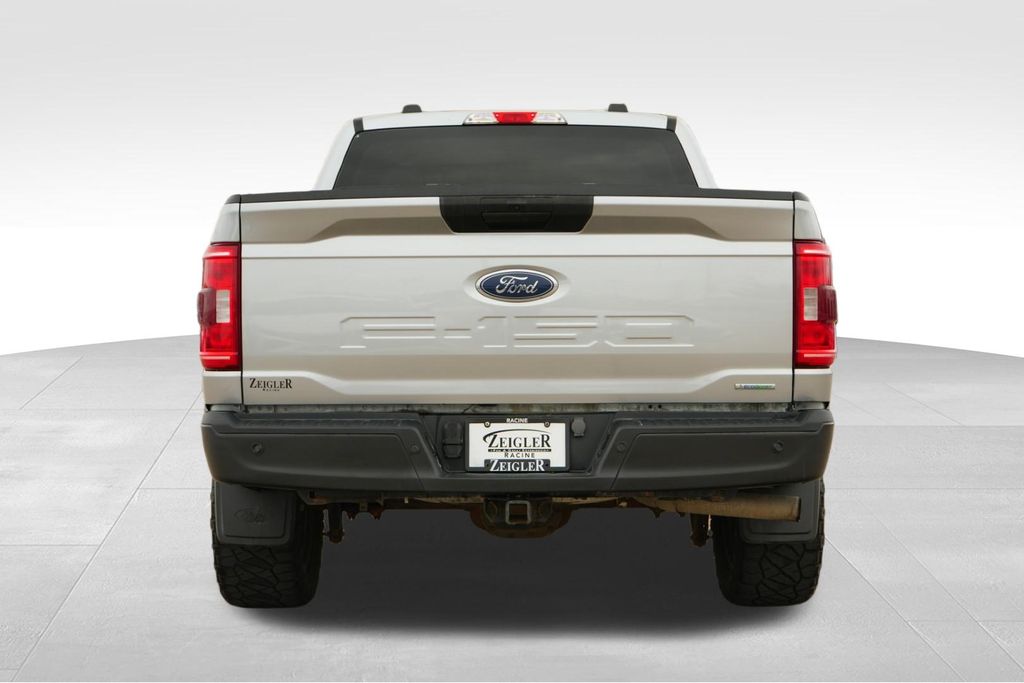 View vehicle photo 7