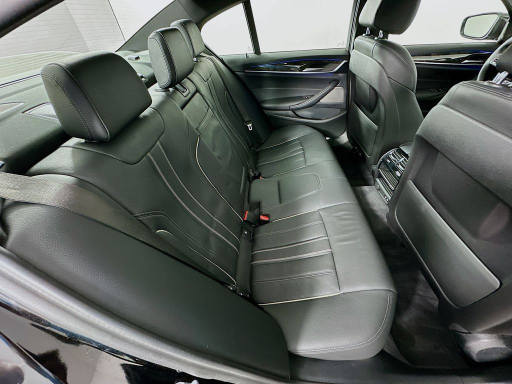 2022 BMW 5 Series 540i xDrive 28