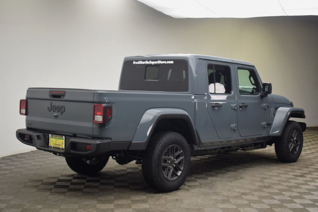 new 2026 Jeep Gladiator car, priced at $45,944