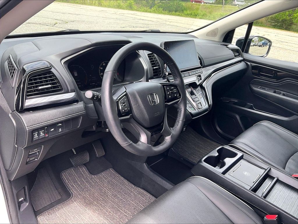 2025 Honda Odyssey — photo 8