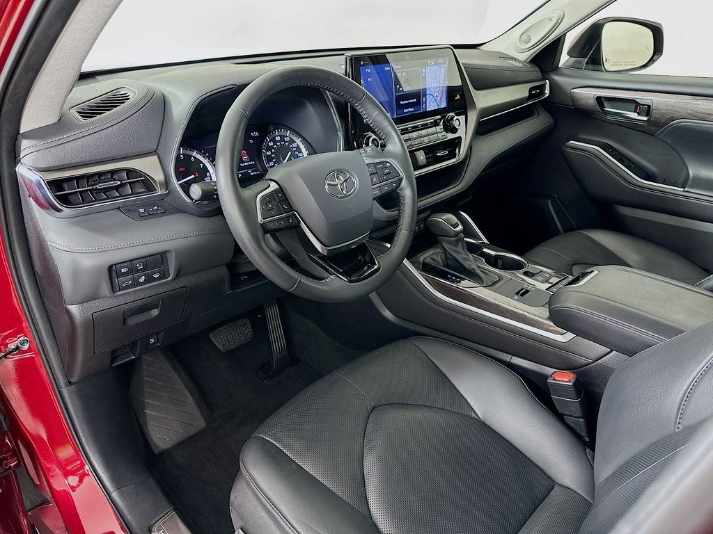 Thumbnail: 2021 Toyota Highlander - 9