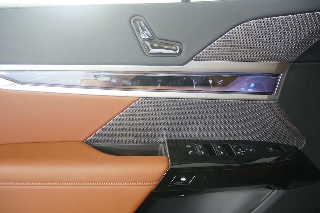 Thumbnail: 2026 BMW 7 Series - 8
