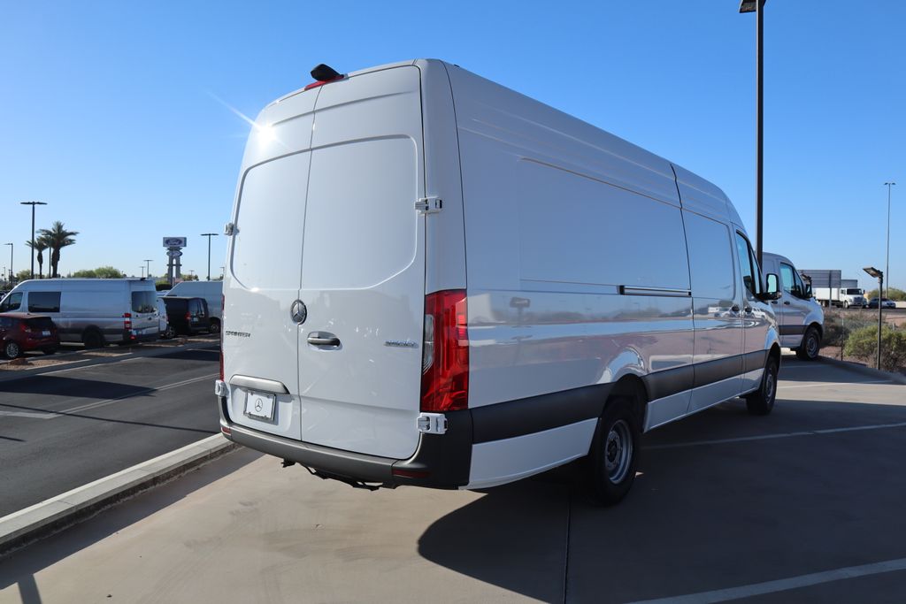 2025 Mercedes-Benz Sprinter 3500 5