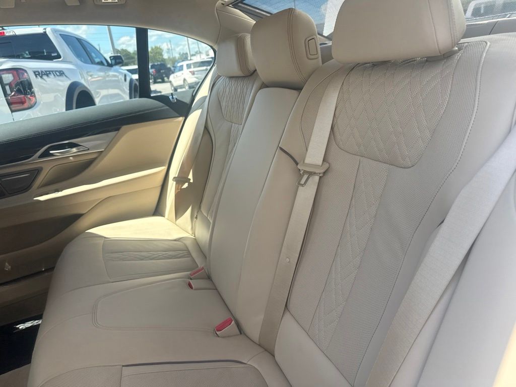 2020 BMW 750i xDrive