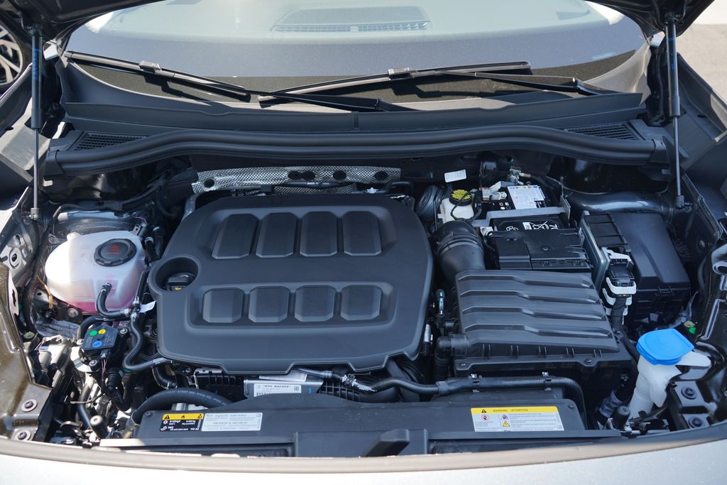 Thumbnail: 2025 Volkswagen Tiguan - 11