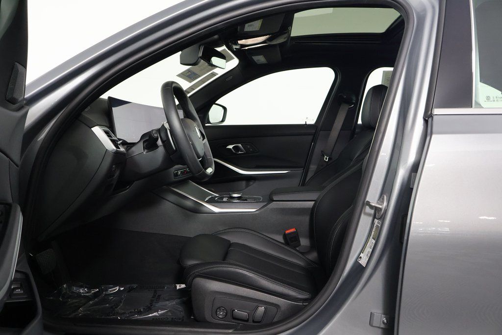 Thumbnail: 2025 BMW 3 Series - 10