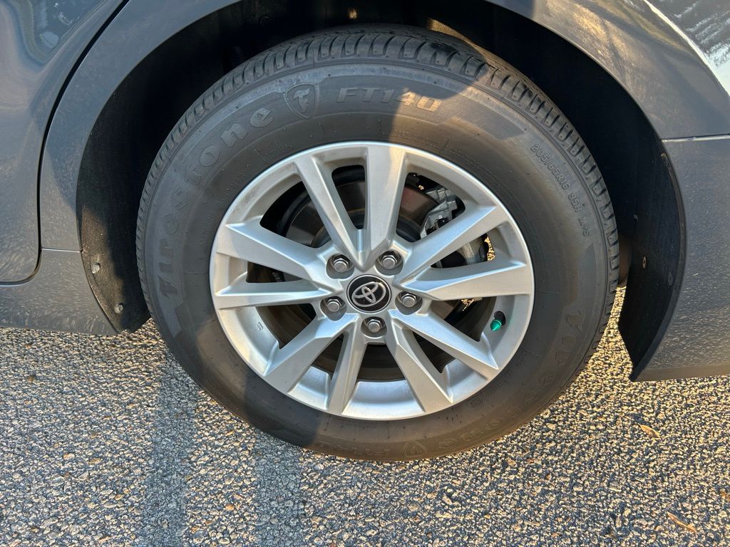 Thumbnail: 2025 Toyota Camry - 9