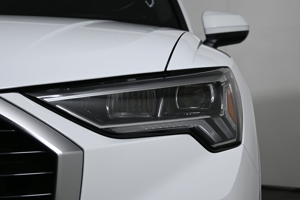 Thumbnail: 2025 Audi Q3 - 10