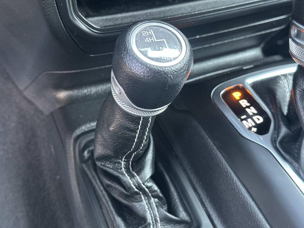 Used 2022 White Jeep Unlimited Sahara image 24