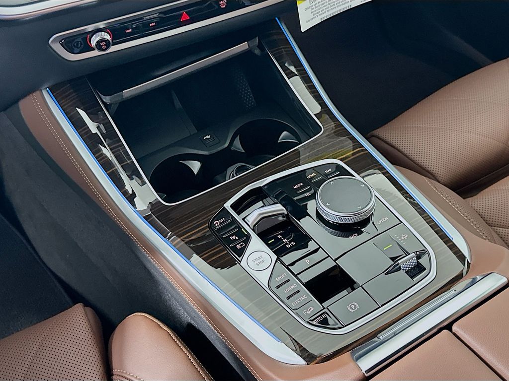 Thumbnail: 2026 BMW X5 - 15