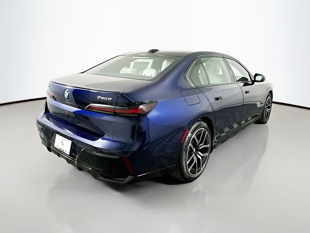 Thumbnail: 2026 BMW 7 Series - 5