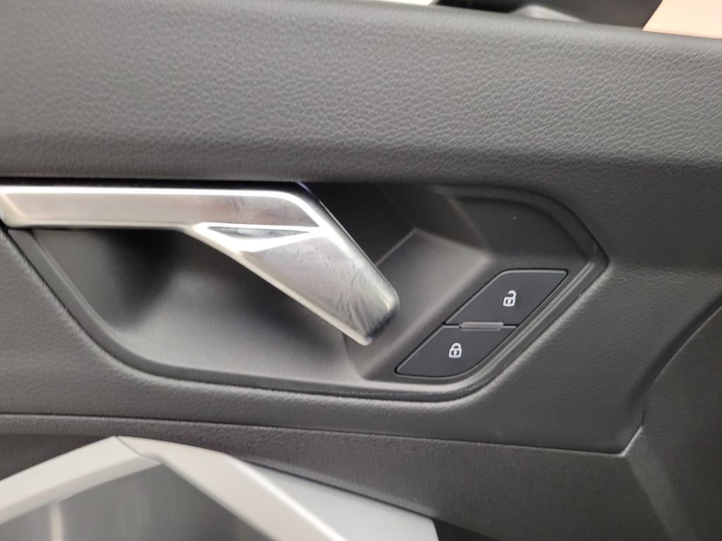 Thumbnail: 2023 Audi Q3 - 28