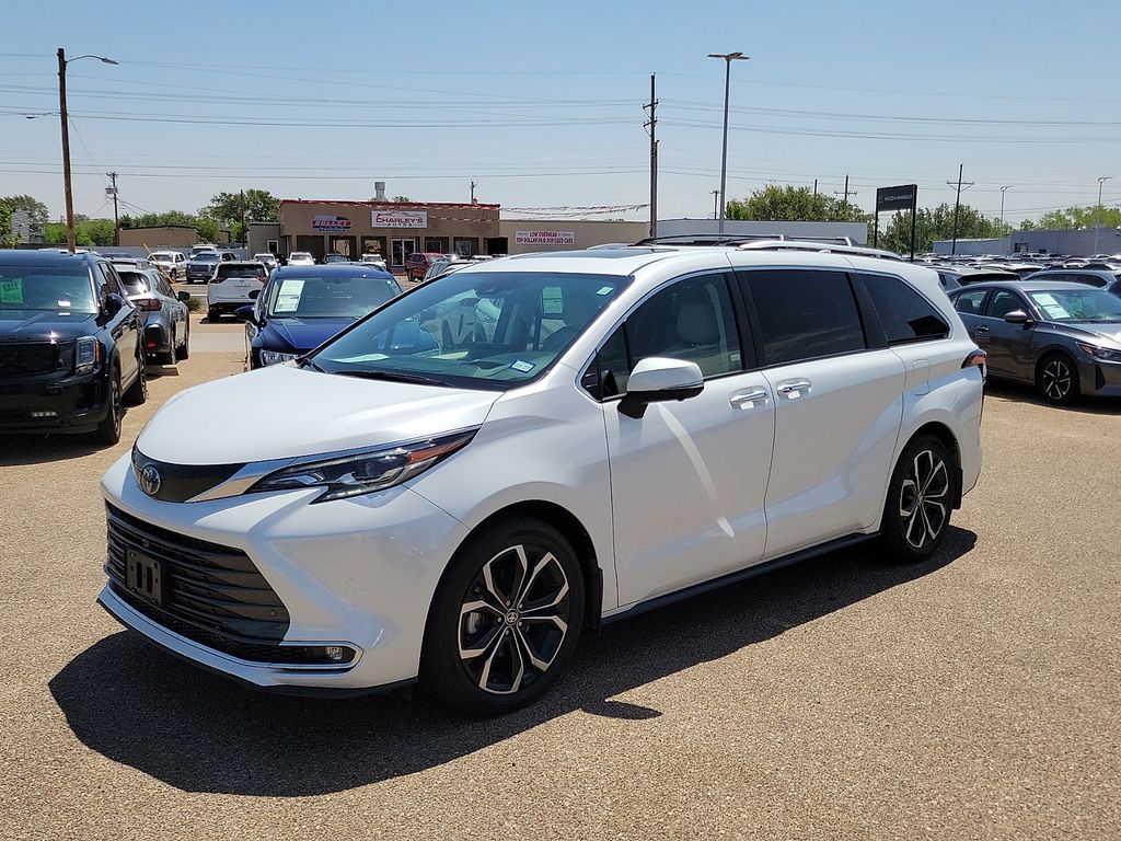 2025 Toyota Sienna Platinum - 4