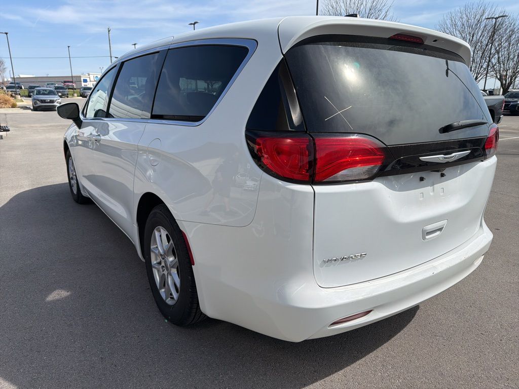 2023 Chrysler Voyager