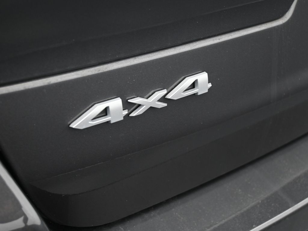 Used 2024 Baltic Gray Metallic Clearcoat Jeep Overland image 43