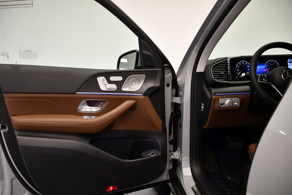 Thumbnail: 2026 Mercedes-Benz GLE - 32