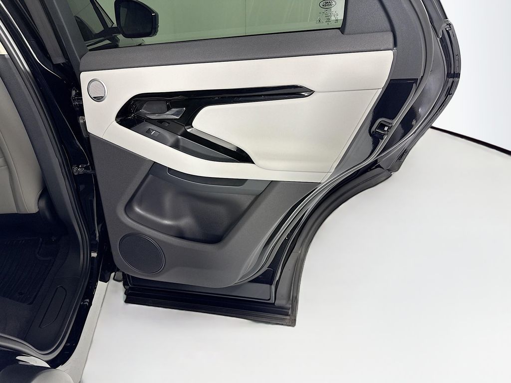 Thumbnail: 2025 Land Rover Range Rover Evoque - 27