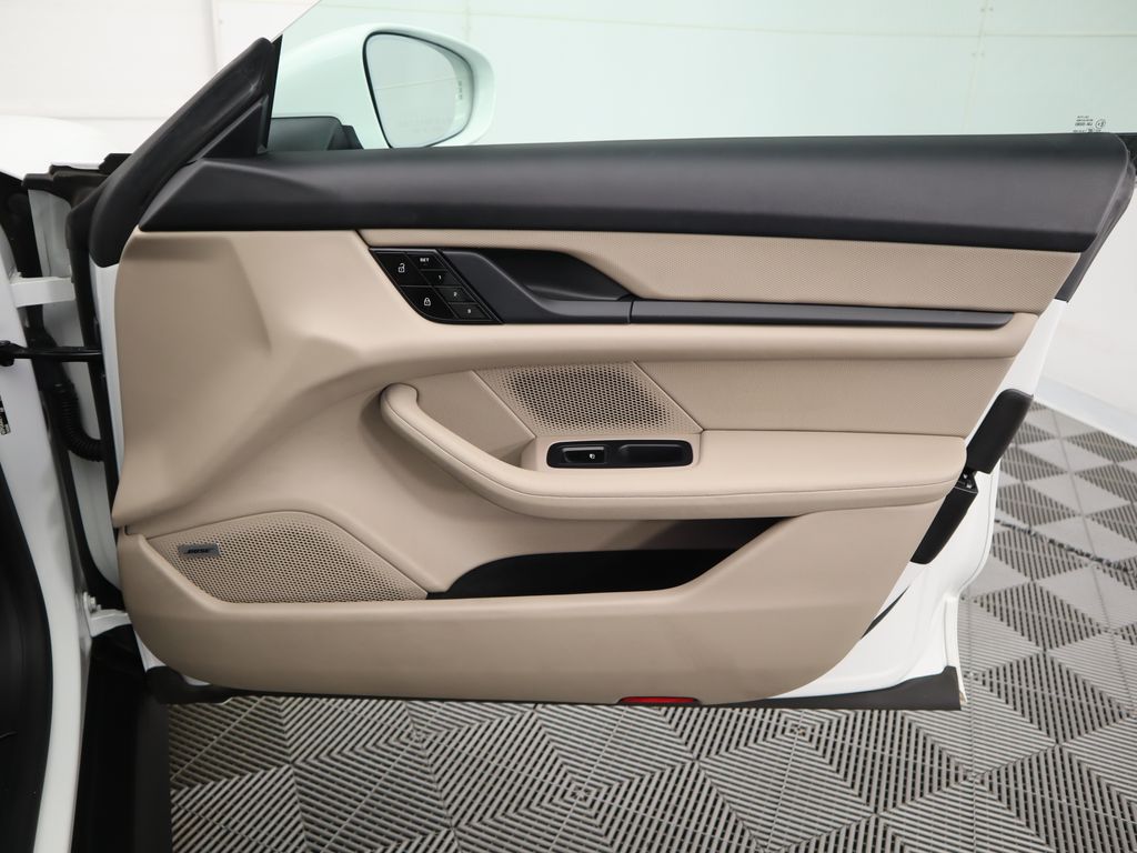 Thumbnail: 2021 Porsche Taycan - 26