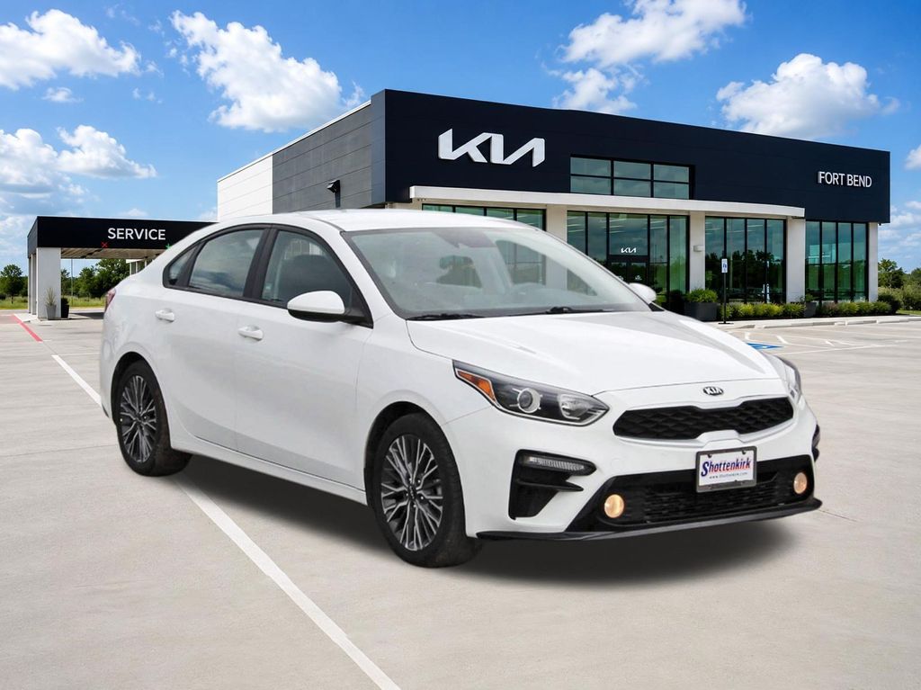 2021 Kia Forte LXS White at Community Toyota