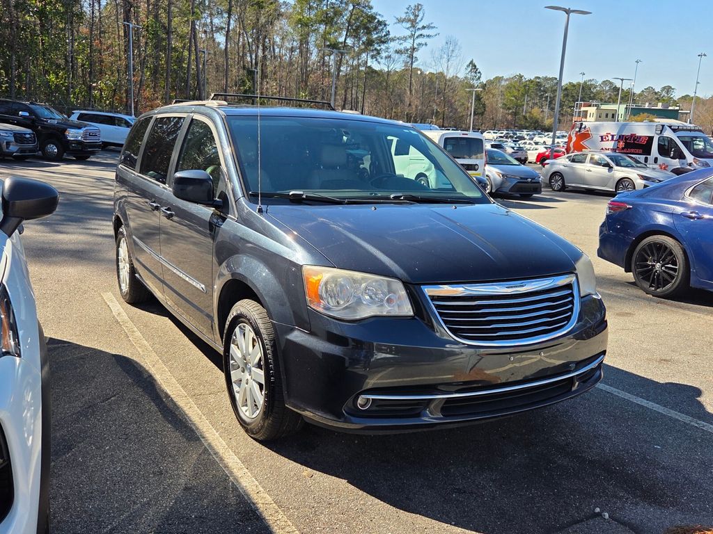 2014 Chrysler Town & Country Touring FWD