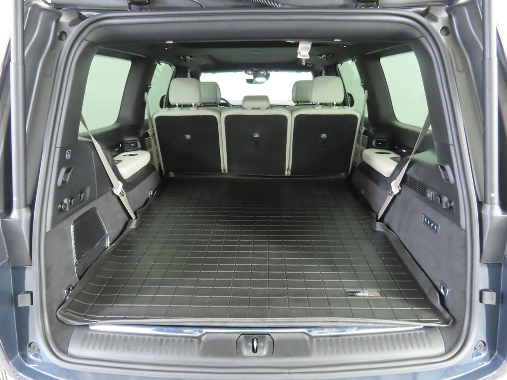 Thumbnail: 2025 Jeep Grand Wagoneer - 28