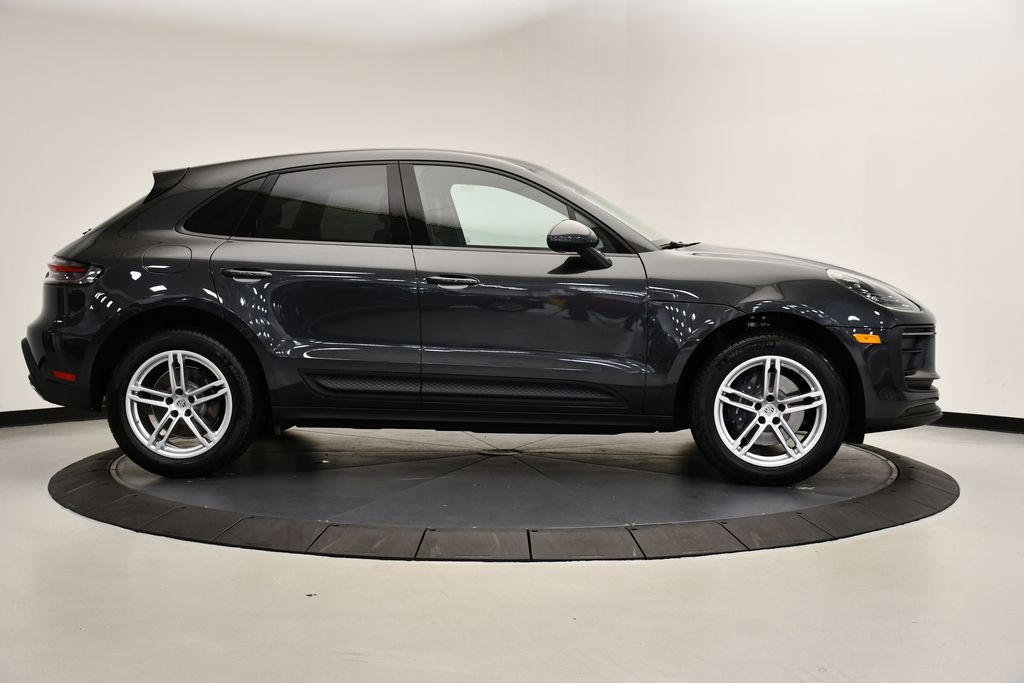 Thumbnail: 2025 Porsche Macan - 8