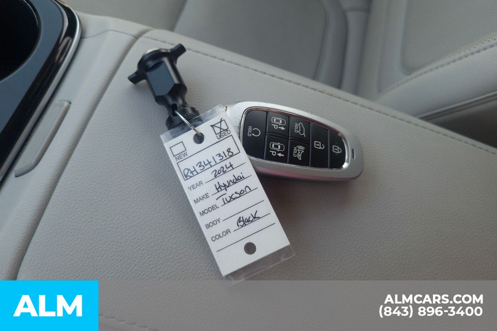Used 2024 Black Hyundai Limited image 17