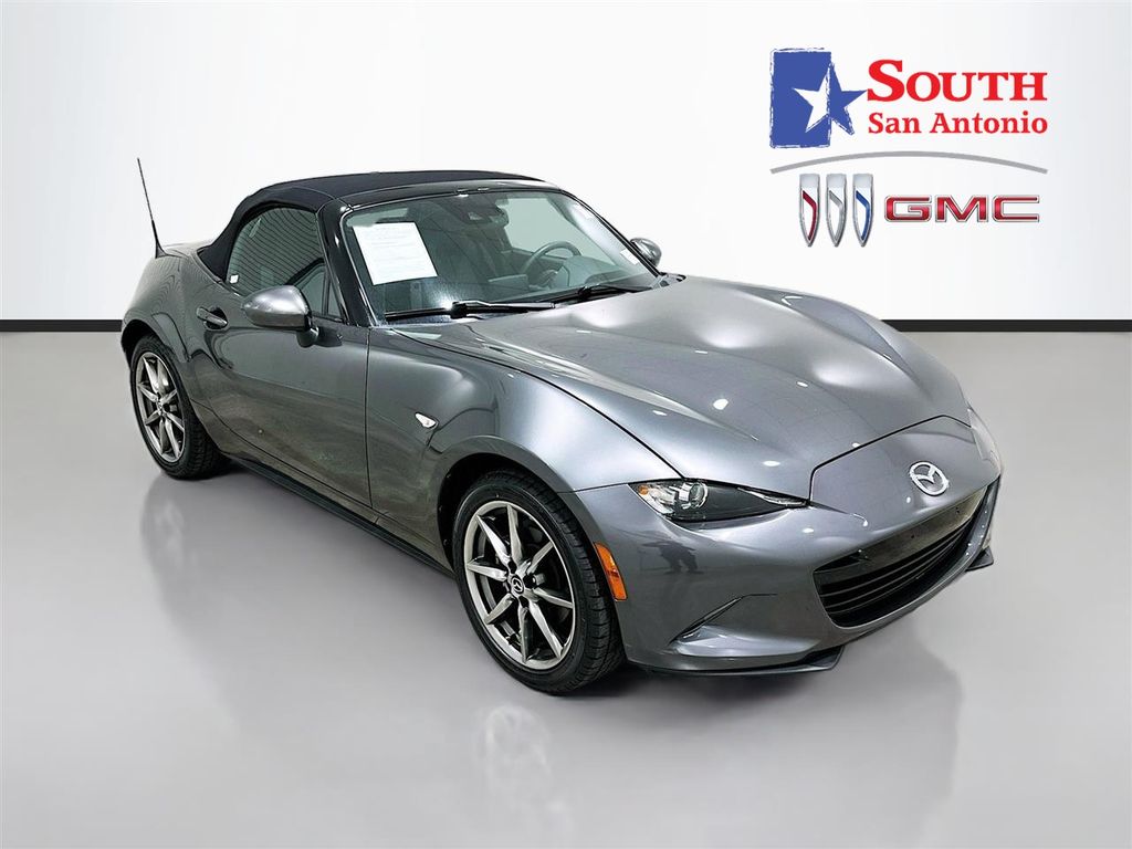 Machine Gray Metallic 2021 Mazda MX-5 Miata Grand Touring RWD Convertible Rear-Wheel Drive 6-Speed Manual