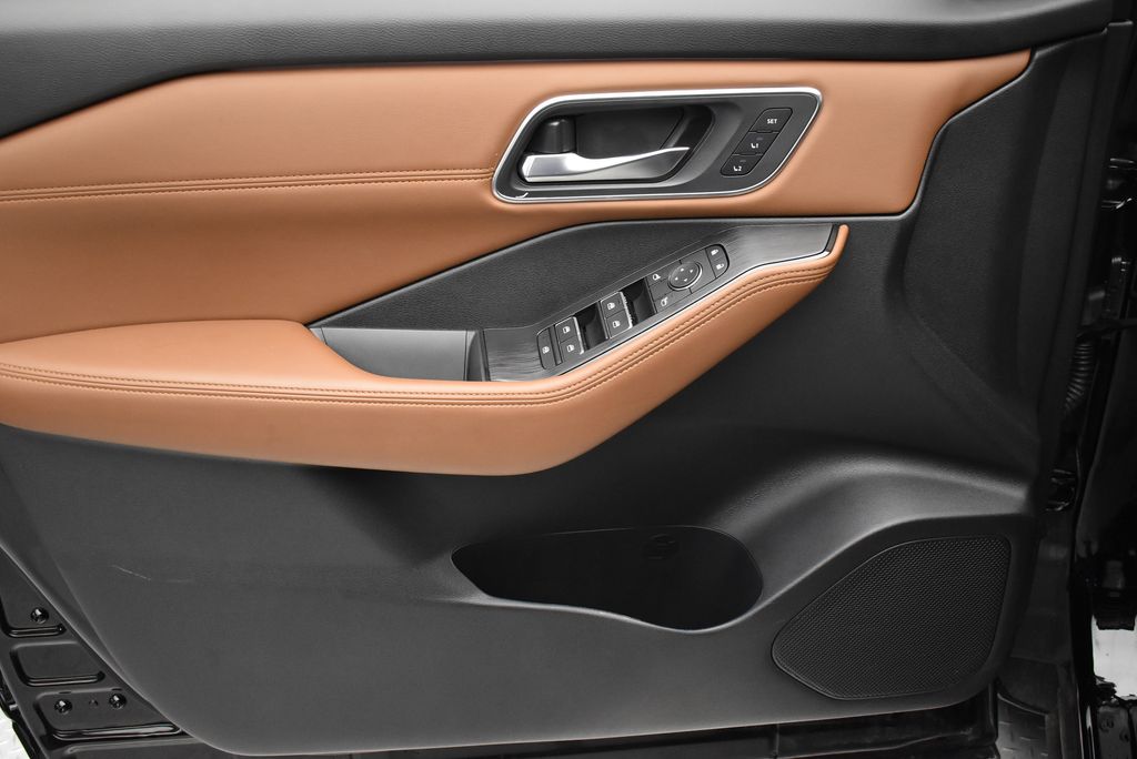 Thumbnail: 2026 Nissan Rogue - 10