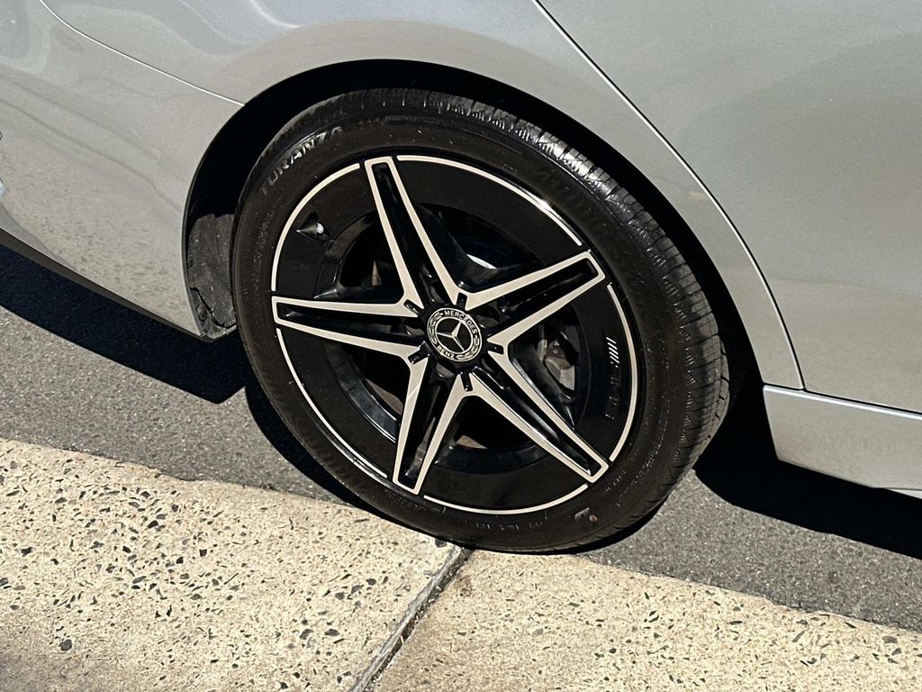 Thumbnail: 2025 Mercedes-Benz C-Class - 17