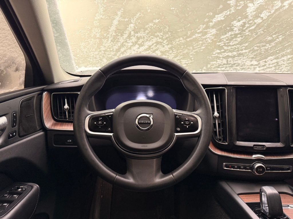 Thumbnail: 2023 Volvo XC60 - 22