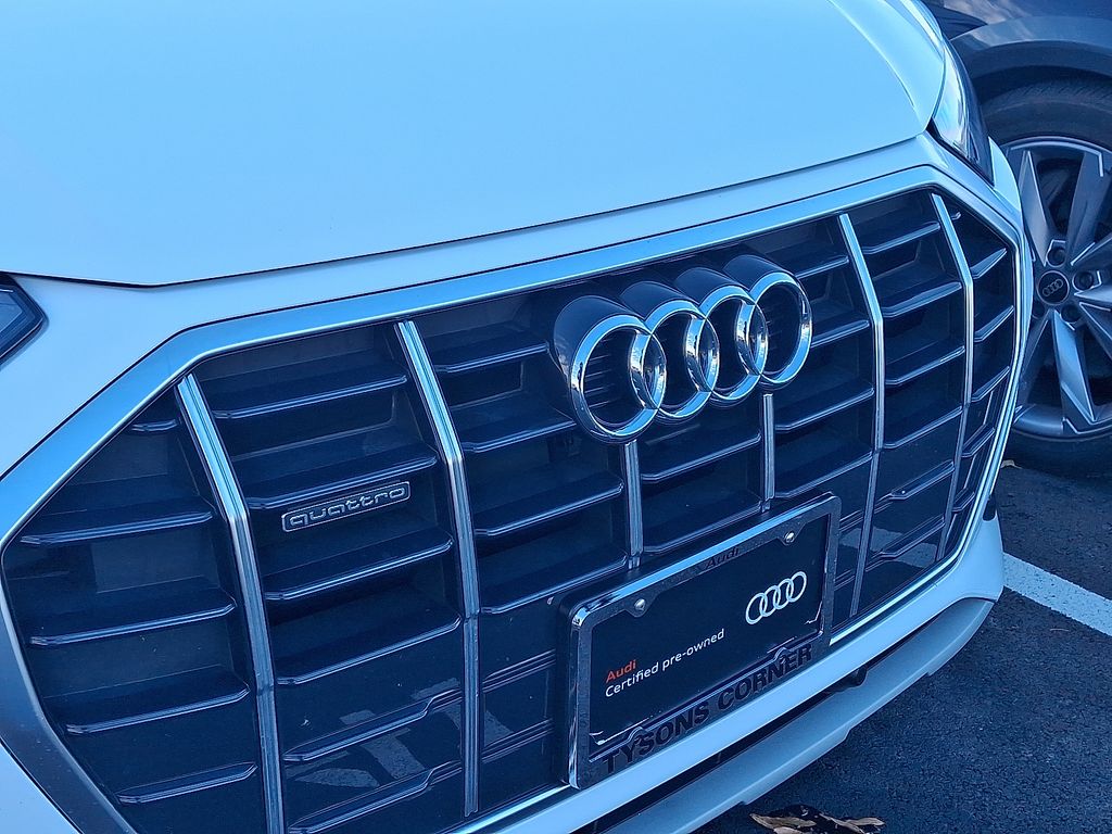 Thumbnail: 2023 Audi Q5 - 4