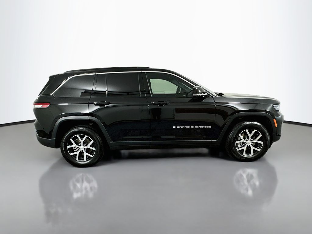 Thumbnail: 2024 Jeep Grand Cherokee - 4