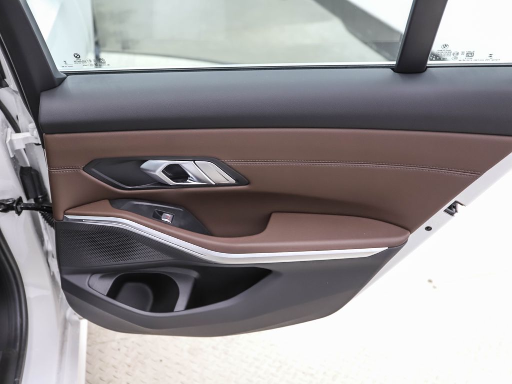 Thumbnail: 2025 BMW 3 Series - 22