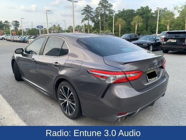 2018 Toyota Camry Hybrid SE